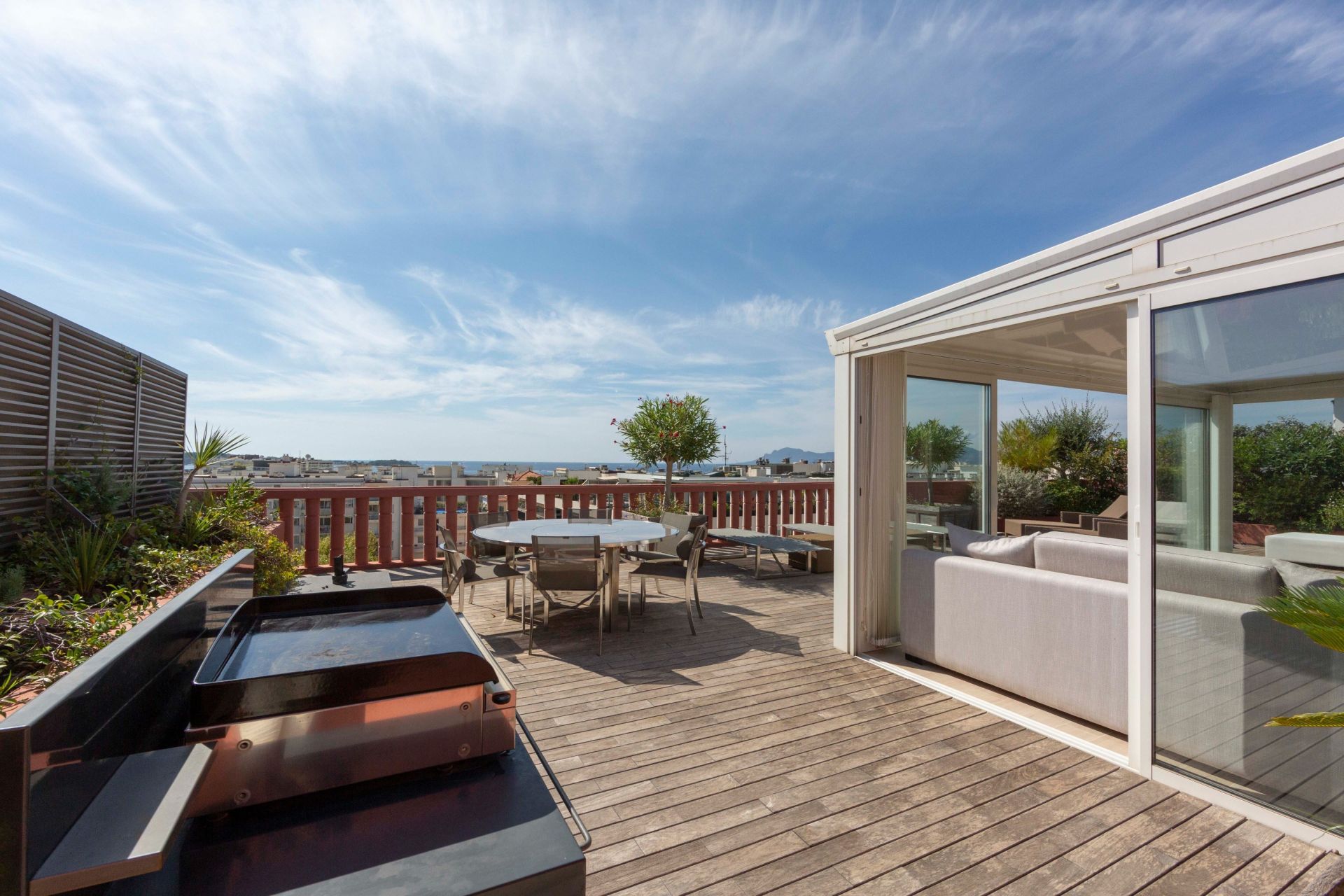 penthouse 5 Rooms for sale on CANNES (06400)