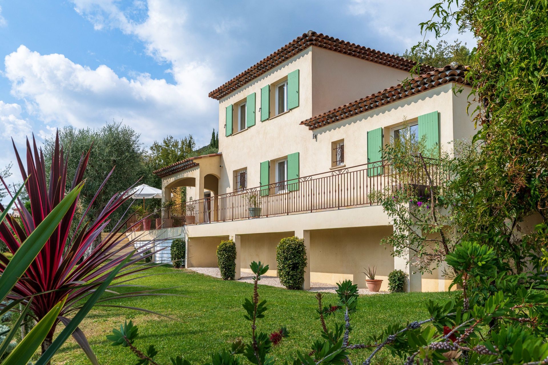 villa 5 Pièces en vente sur GATTIERES (06510)