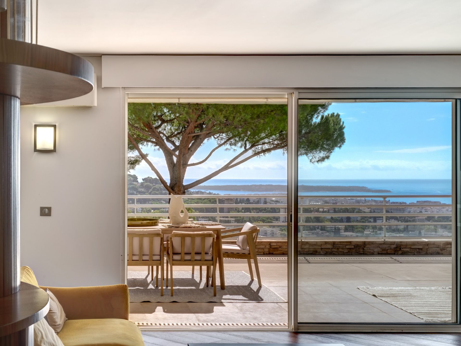 appartement 5 Pièces en vente sur LE CANNET (06110)