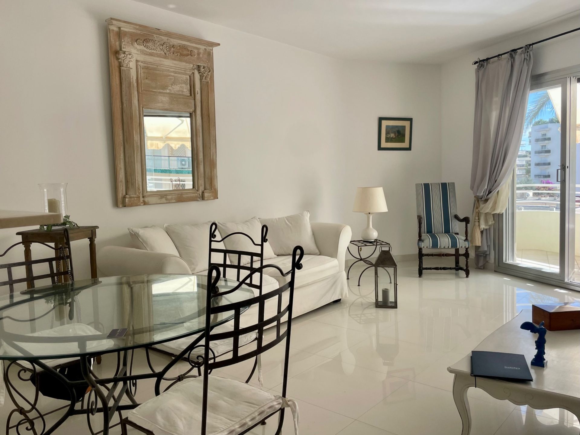 apartment 1 room for sale on CANNES (06400)