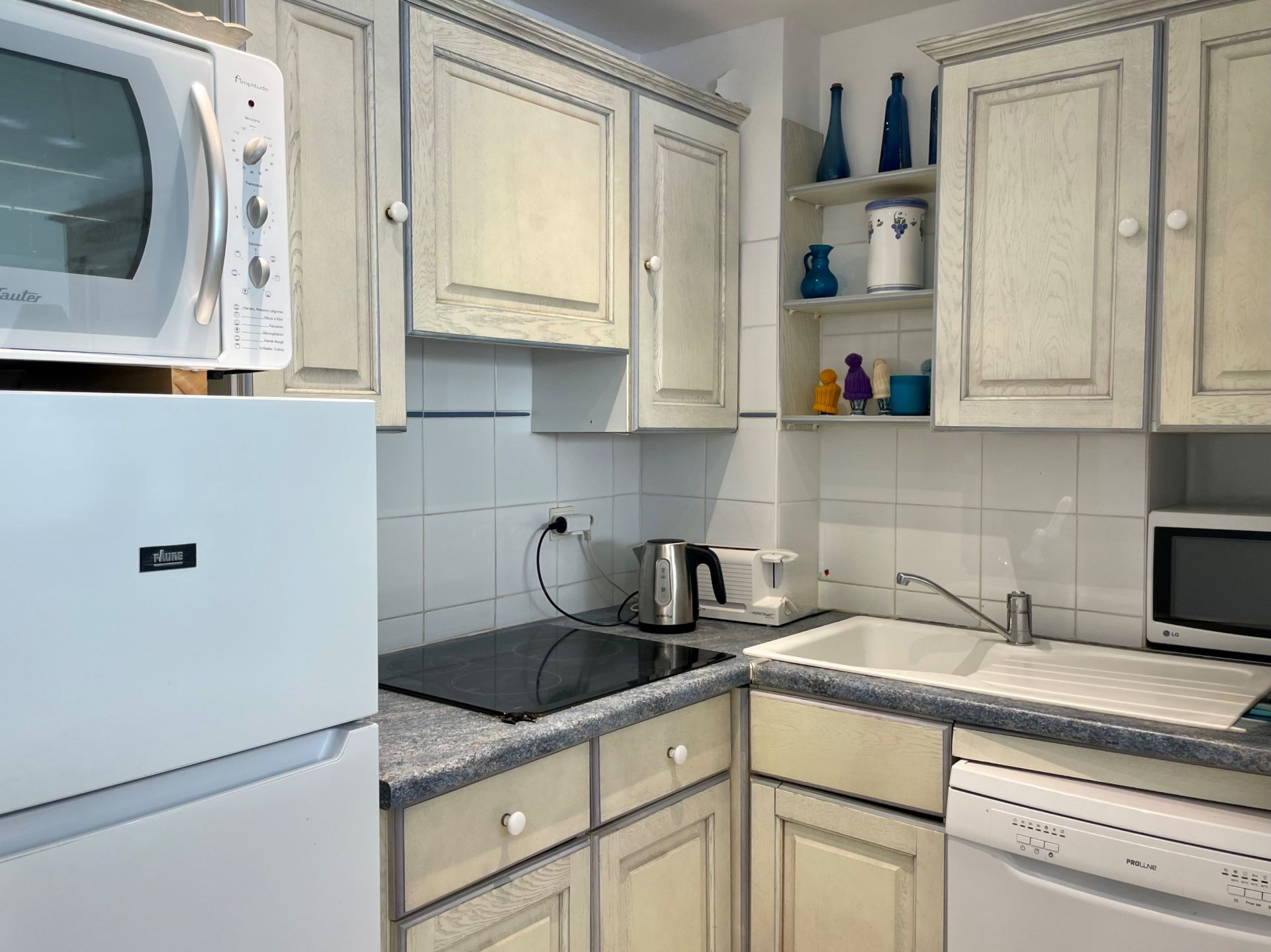 apartment 1 room for sale on CANNES (06400)