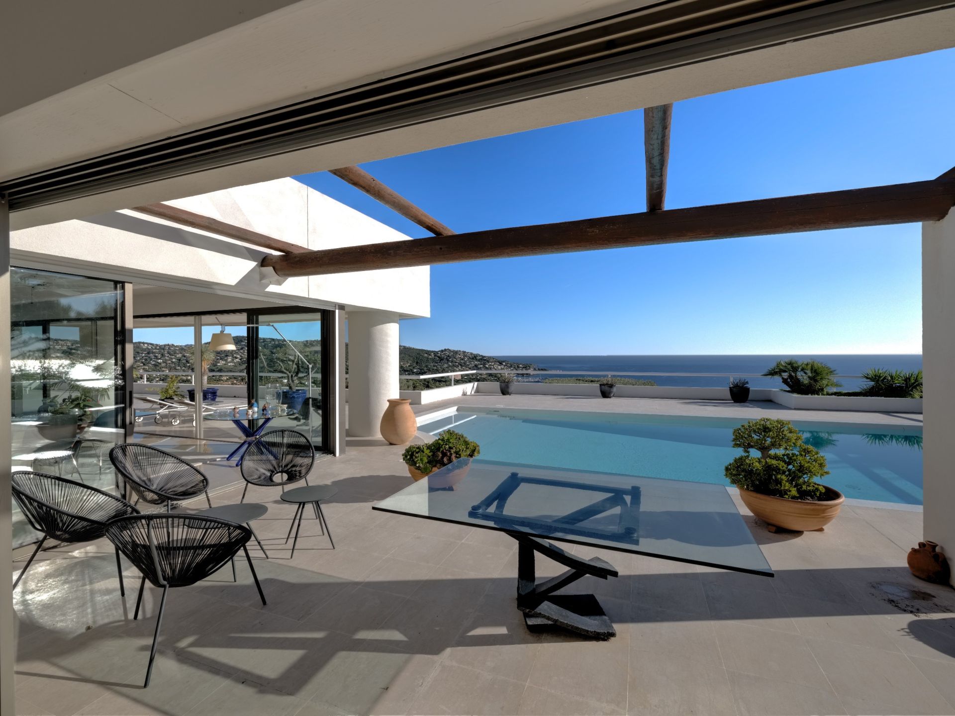 maison contemporaine 10 Pièces en vente sur STE MAXIME (83120)