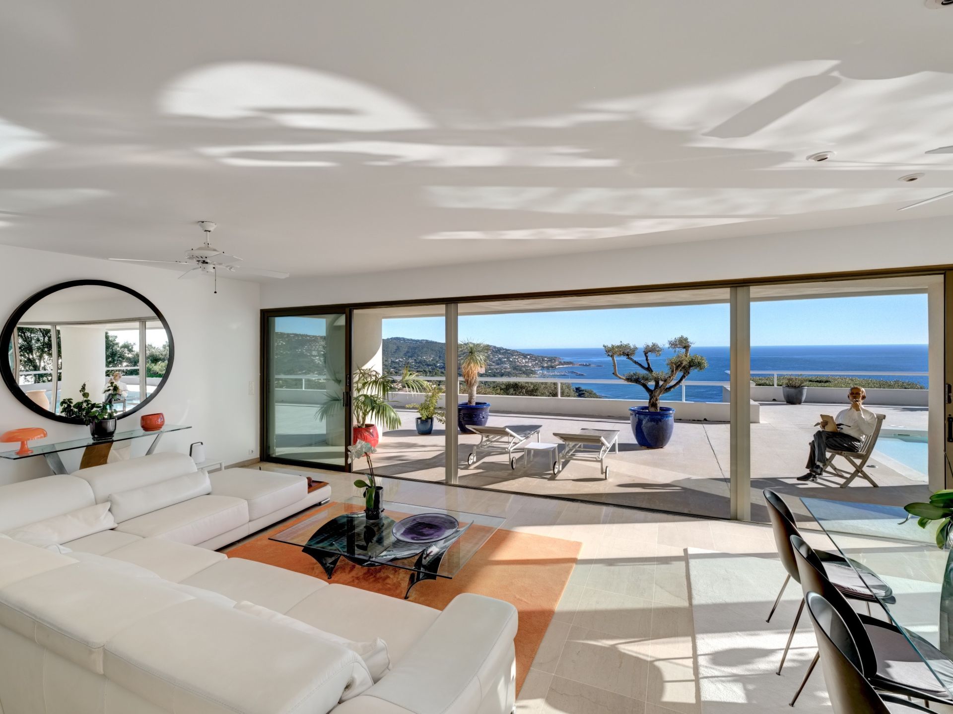 maison contemporaine 10 Pièces en vente sur STE MAXIME (83120)