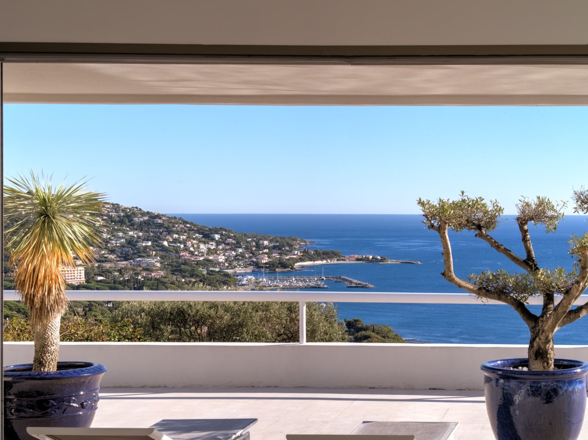 maison contemporaine 10 Pièces en vente sur STE MAXIME (83120)
