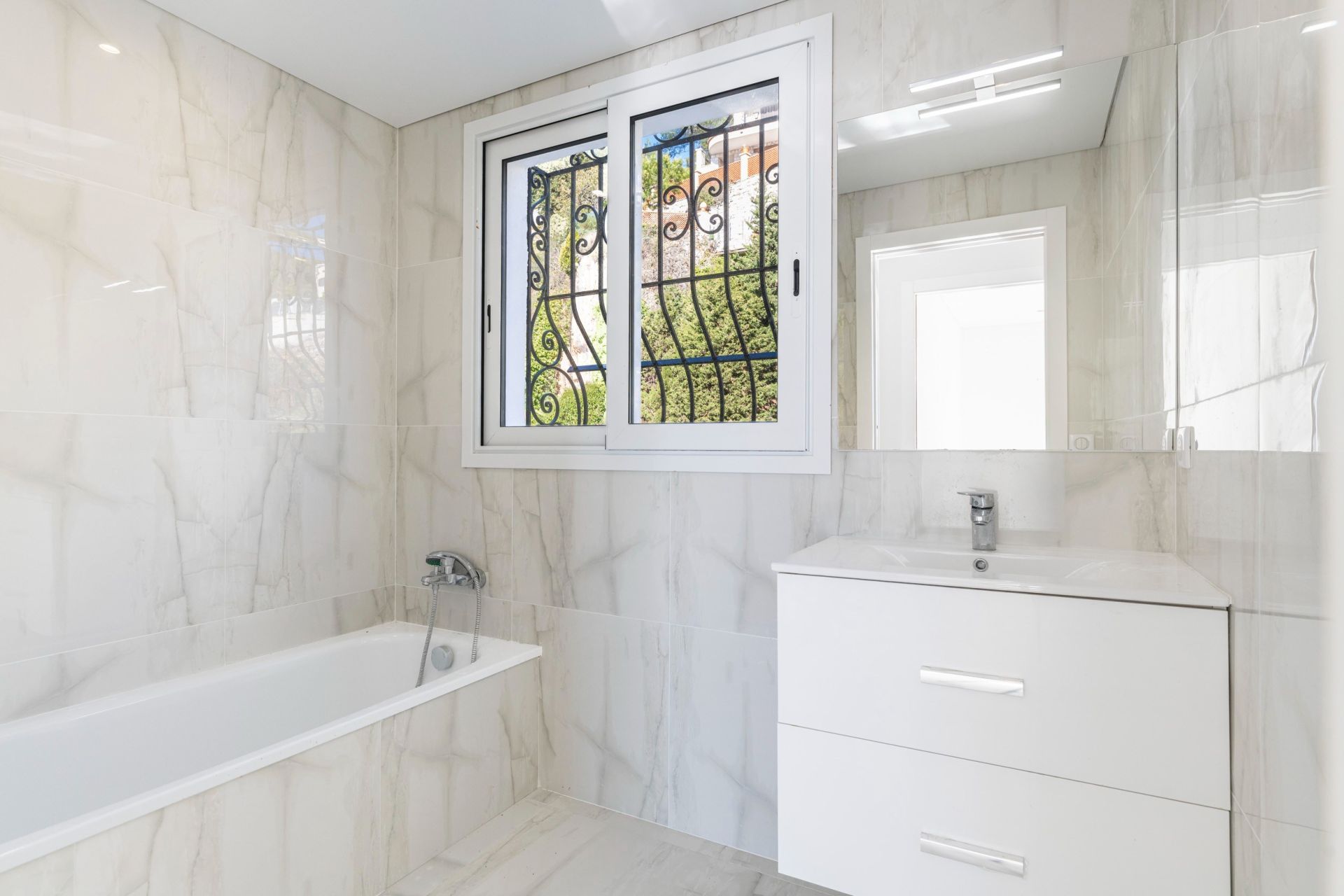 appartement 4 Pièces en vente sur LA TURBIE (06320)