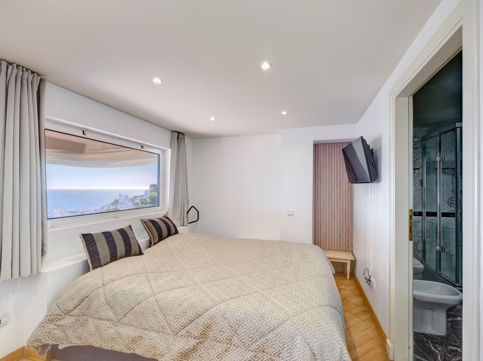 duplex 5 Pièces en vente sur BEAUSOLEIL (06240)