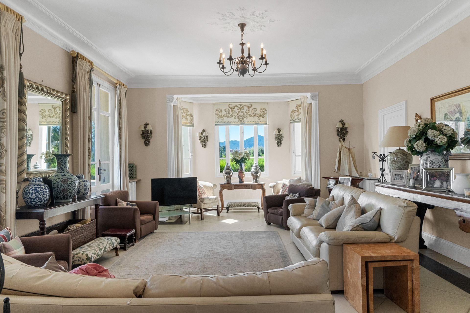 maison de maître 12 Pièces en vente sur MANDELIEU LA NAPOULE (06210)