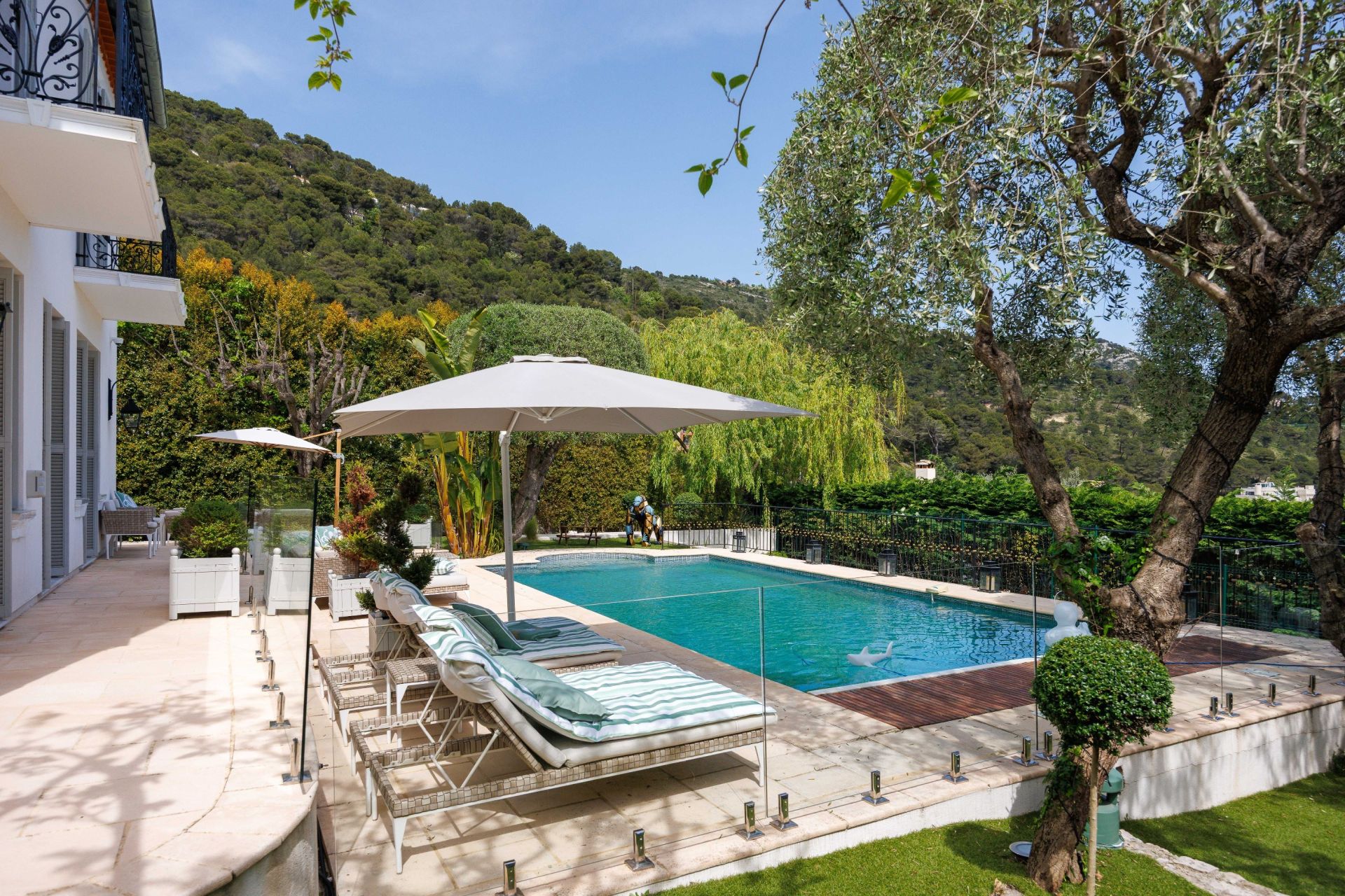 maison bourgeoise 6 Pièces en vente sur EZE (06360)