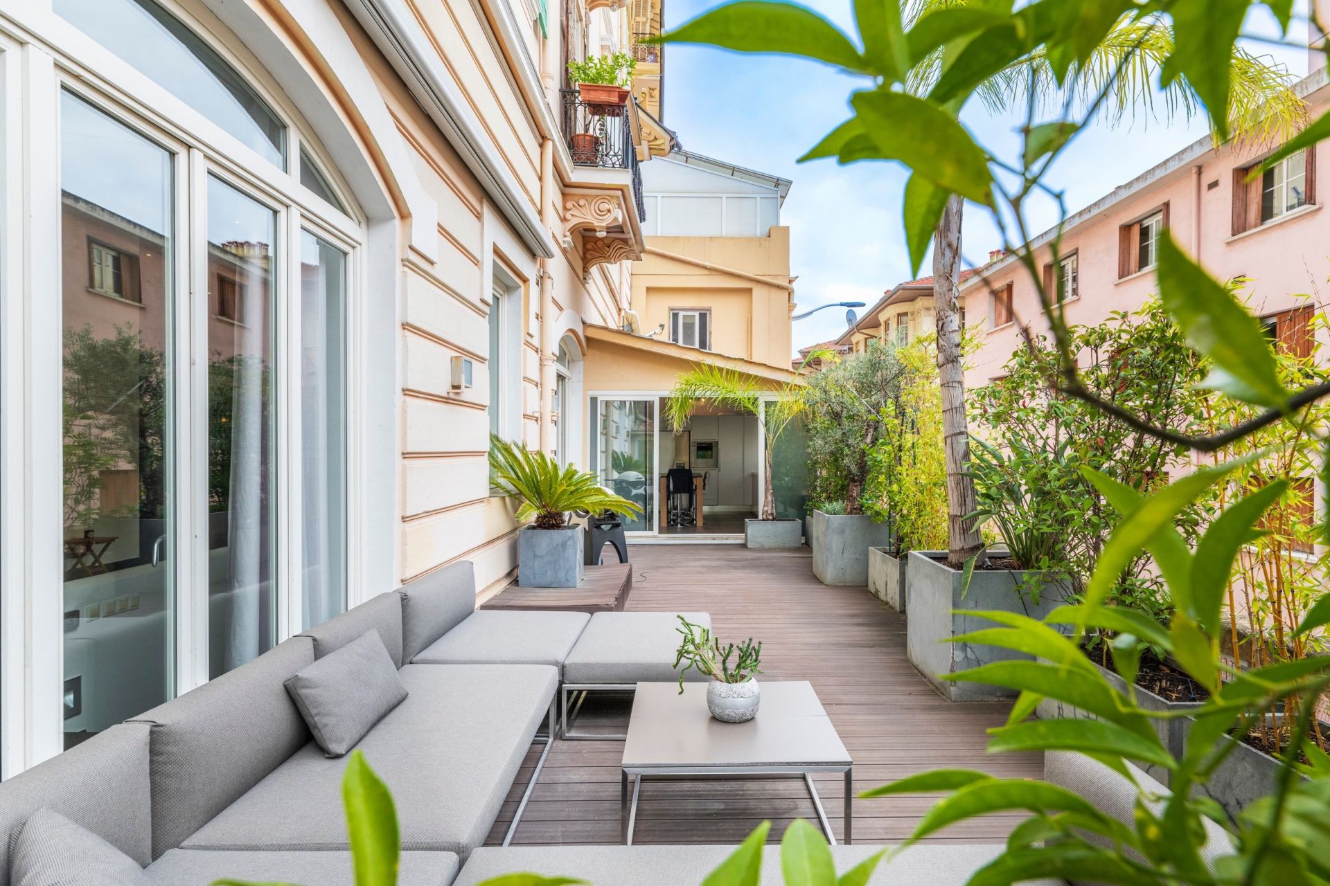 loft 4 Rooms for sale on BEAUSOLEIL (06240)