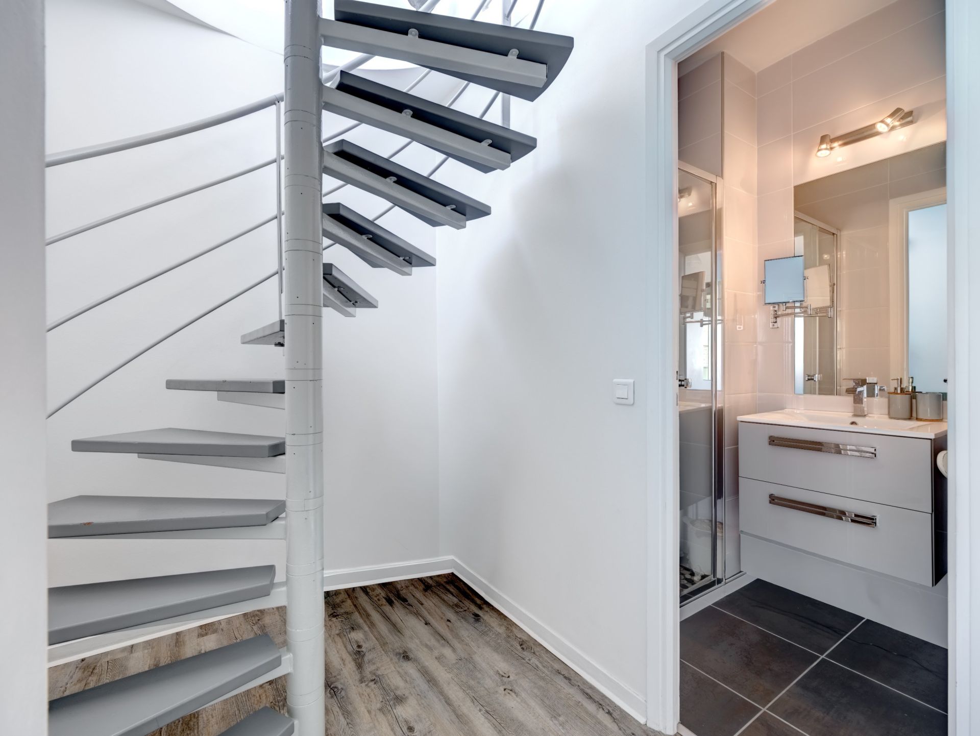 penthouse 4 Rooms for sale on CANNES (06400)