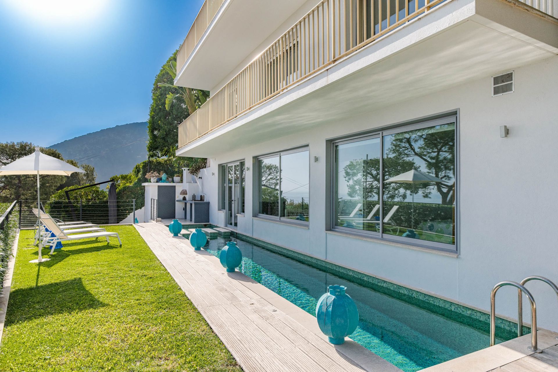 villa 6 Rooms for sale on EZE (06360)