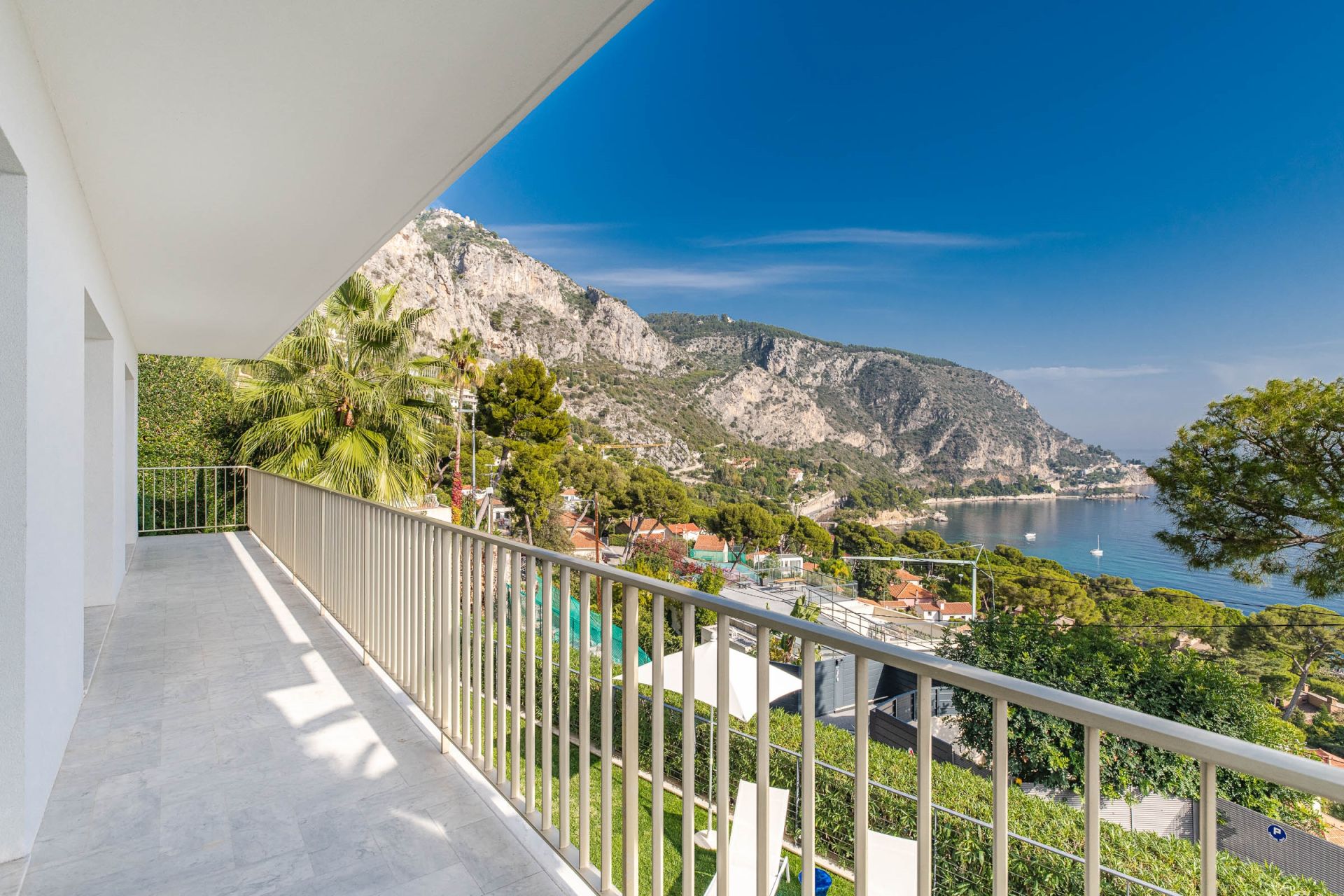 villa 6 Rooms for sale on EZE (06360)