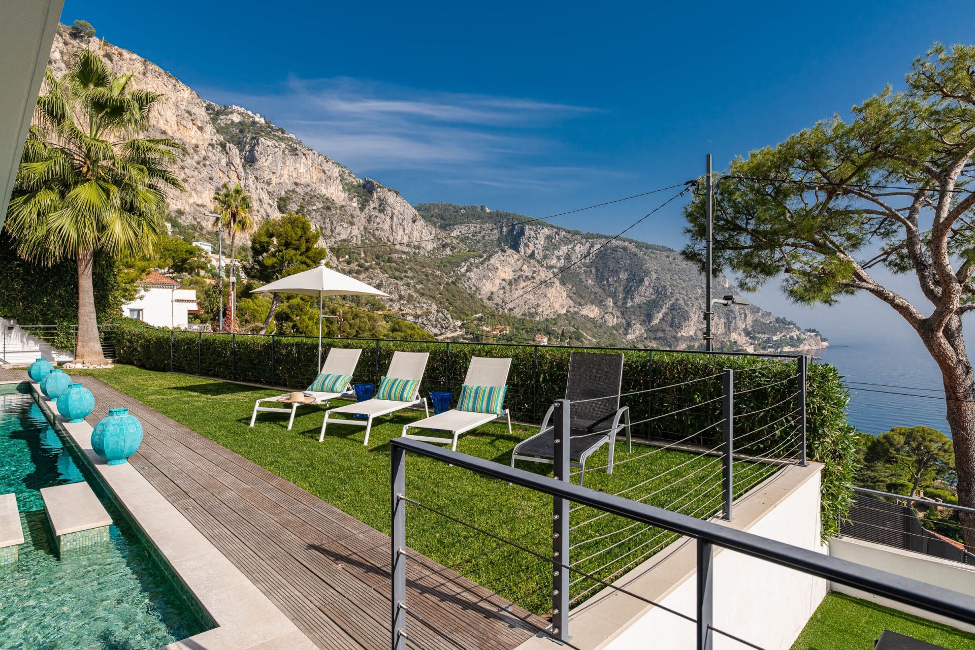 villa 6 Rooms for sale on EZE (06360)