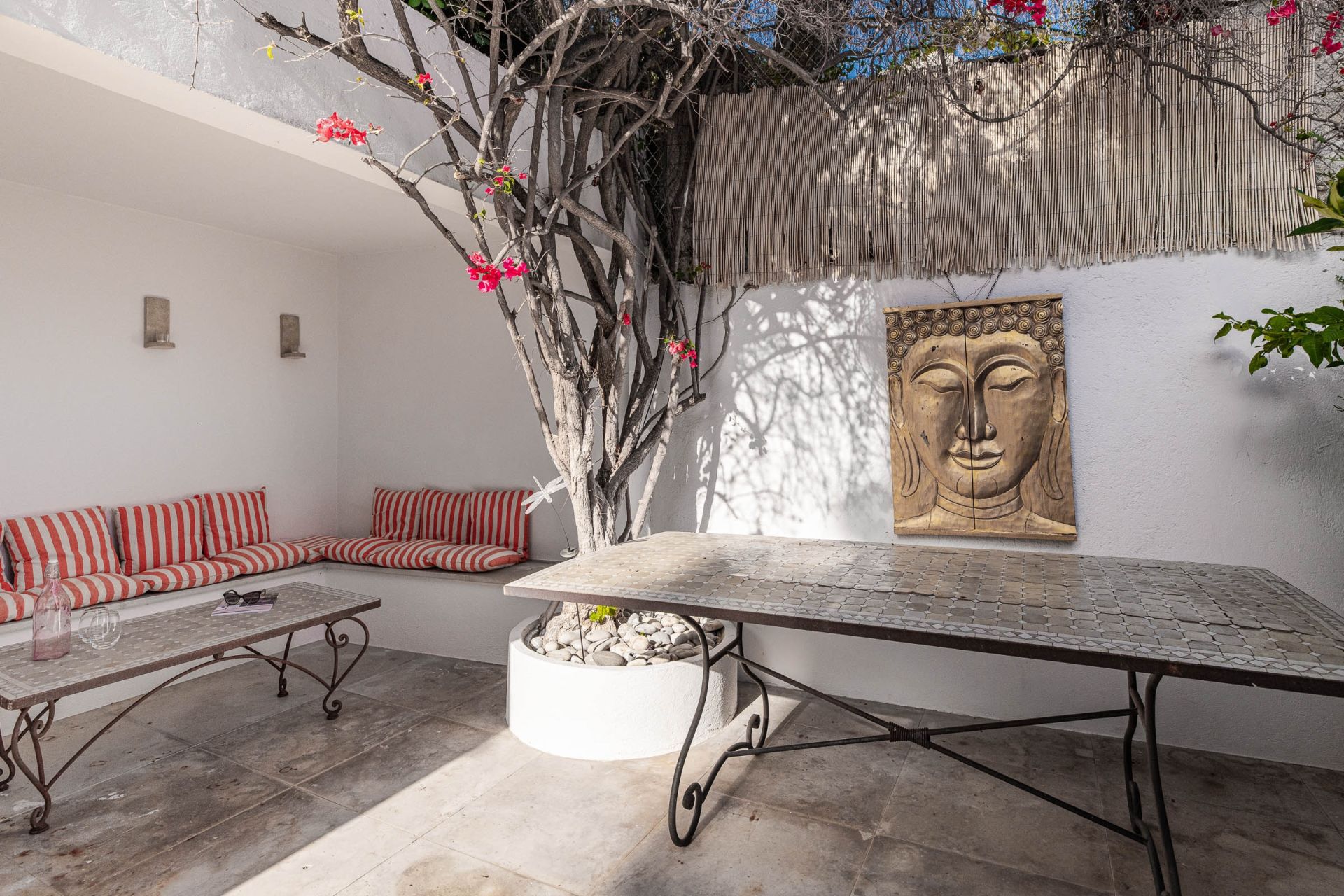 villa 6 Rooms for sale on EZE (06360)