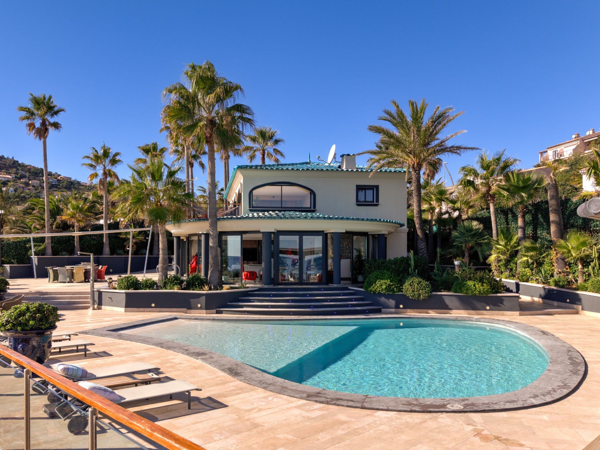 villa 4 Pièces en vente sur ANTHEOR (83530)
