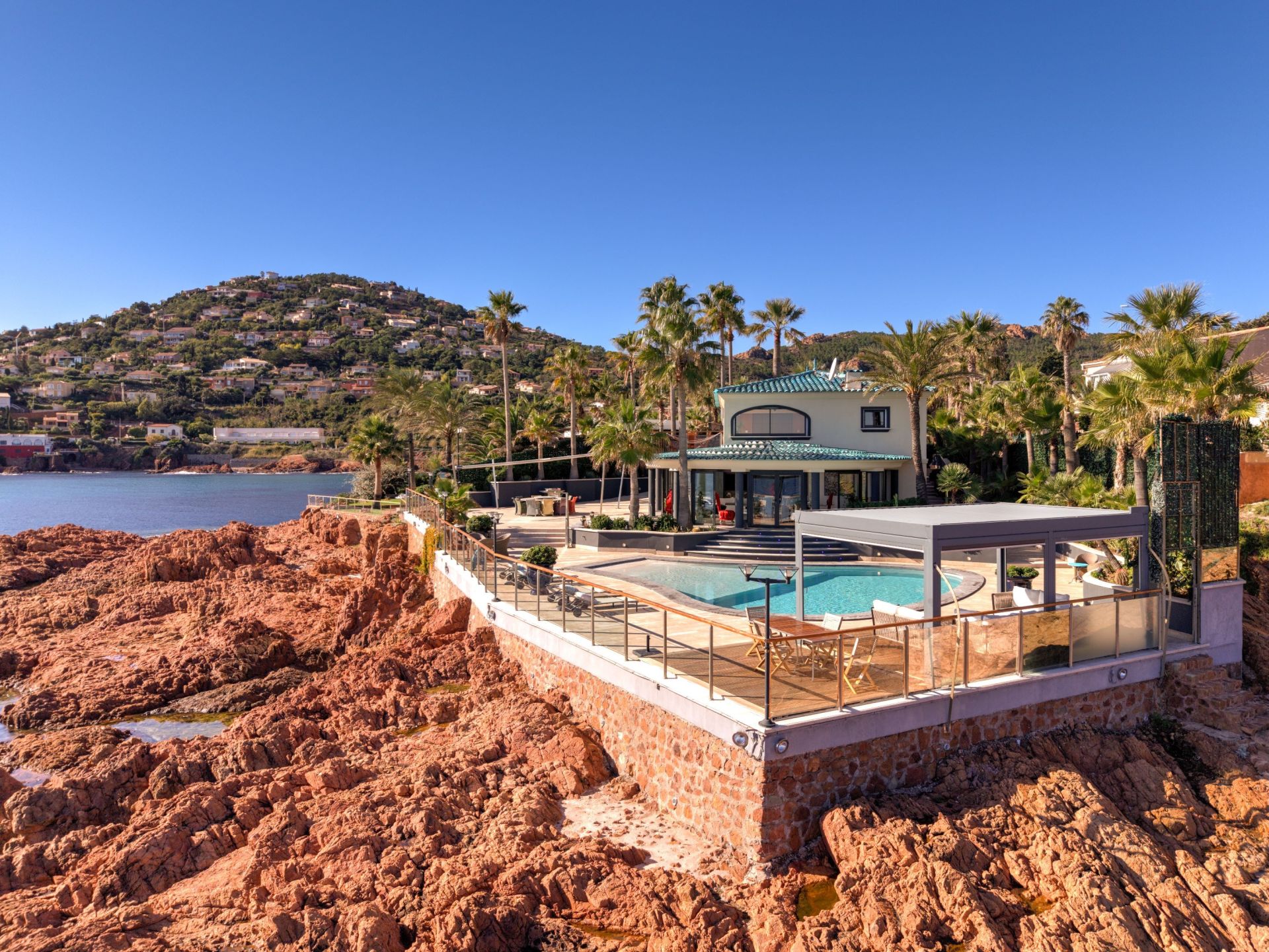 villa 4 Pièces en vente sur ANTHEOR (83530)