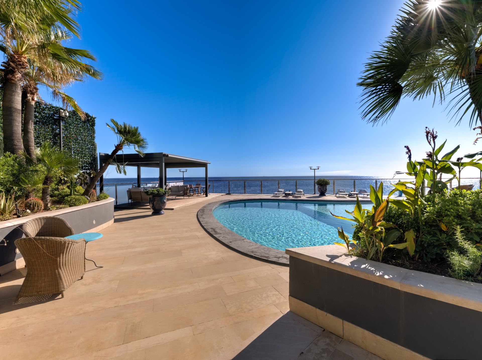 maison contemporaine 4 Pièces en vente sur ST RAPHAEL (83700)