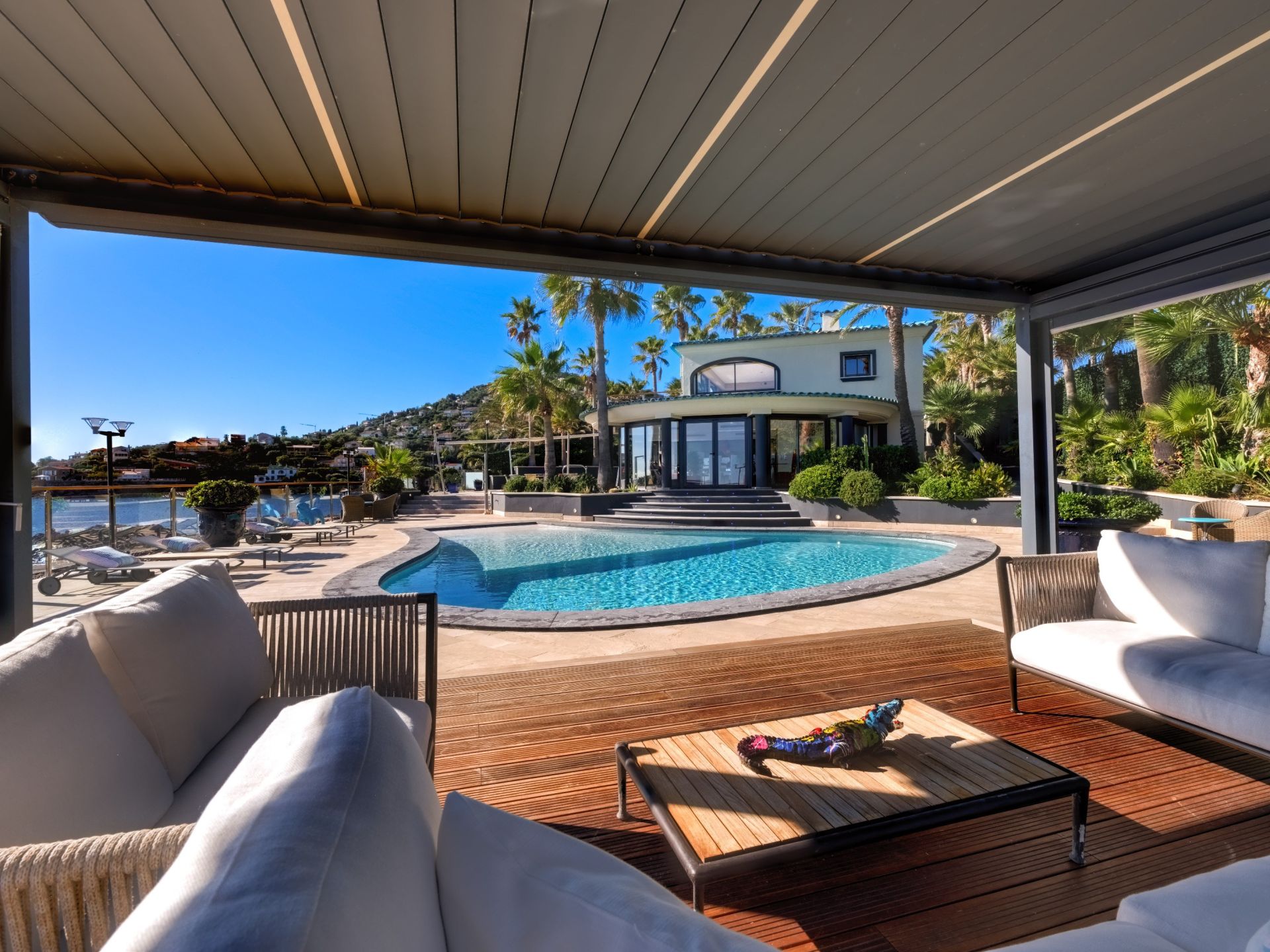 maison contemporaine 4 Pièces en vente sur ST RAPHAEL (83700)