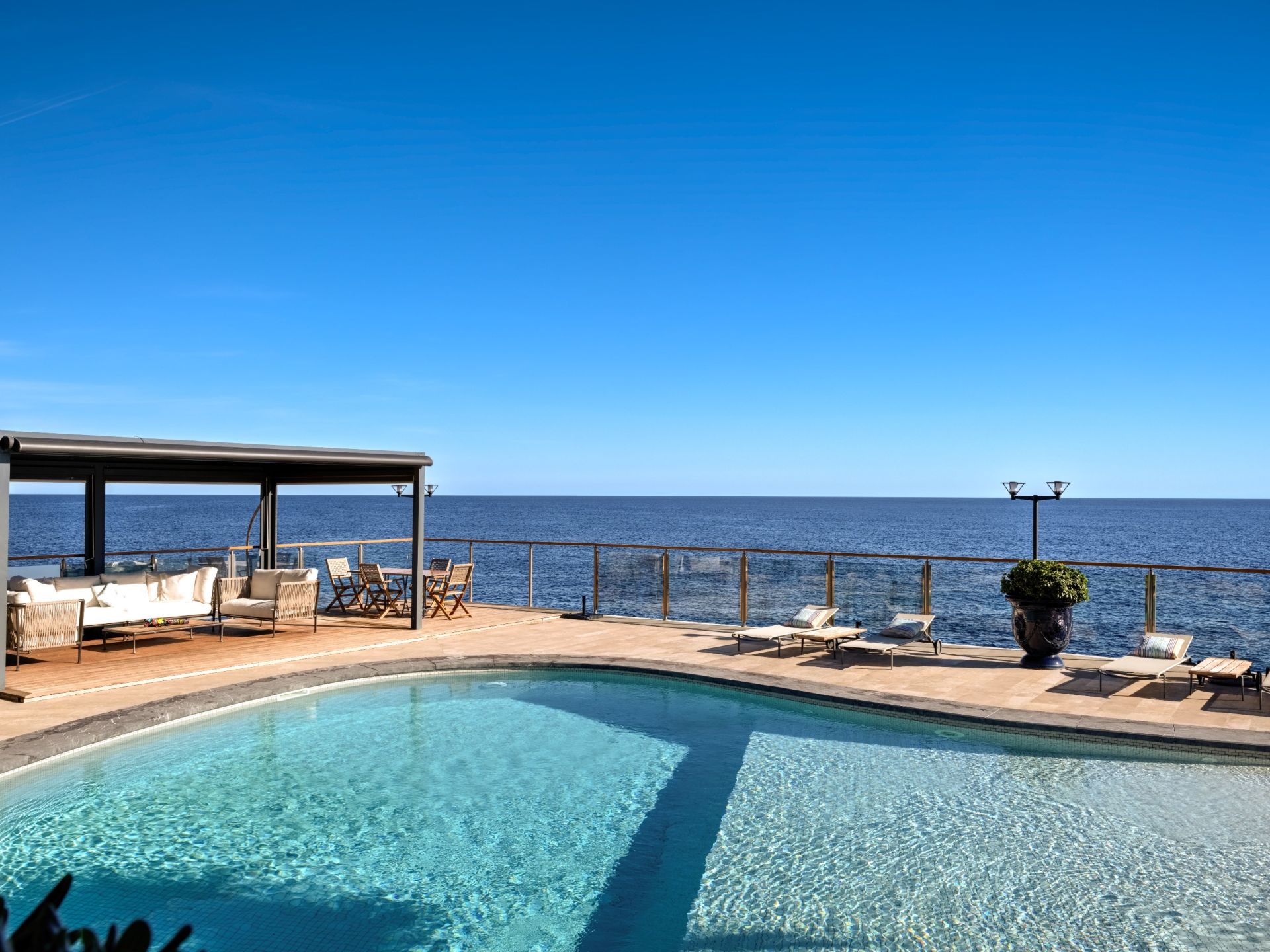 maison contemporaine 4 Pièces en vente sur ST RAPHAEL (83700)