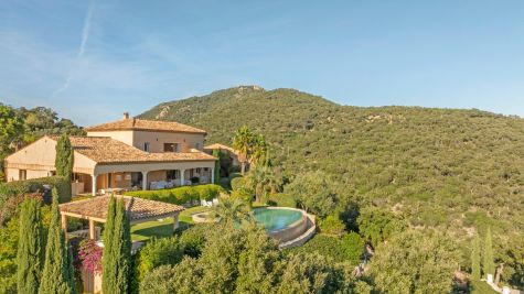 Vente Maison de maître Grimaud 12 Pièces 464 m²