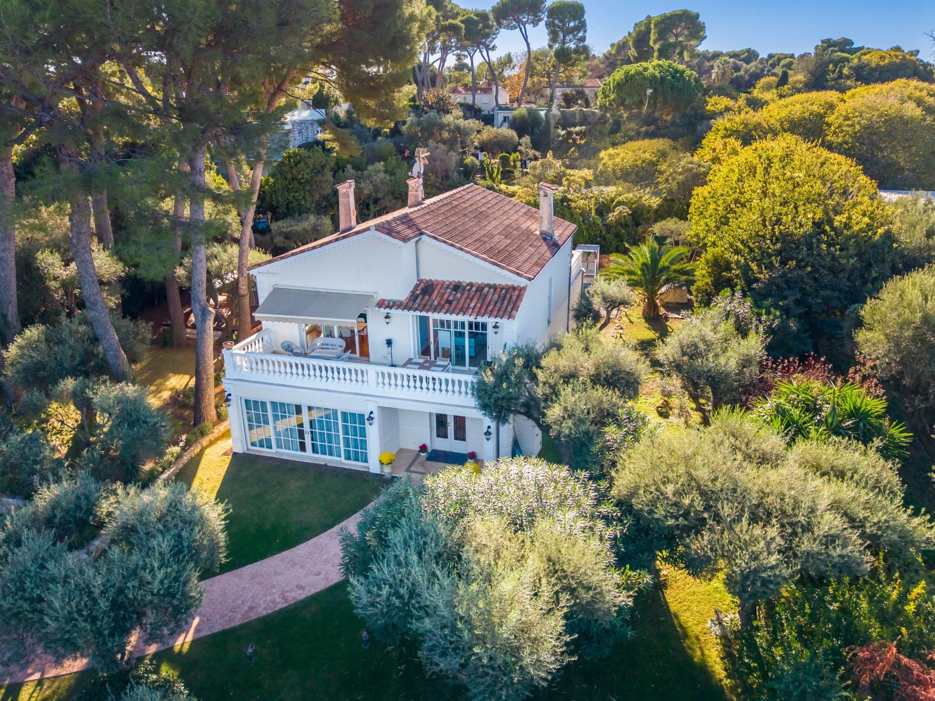 villa 5 Pièces en vente sur CAP D ANTIBES (06160)