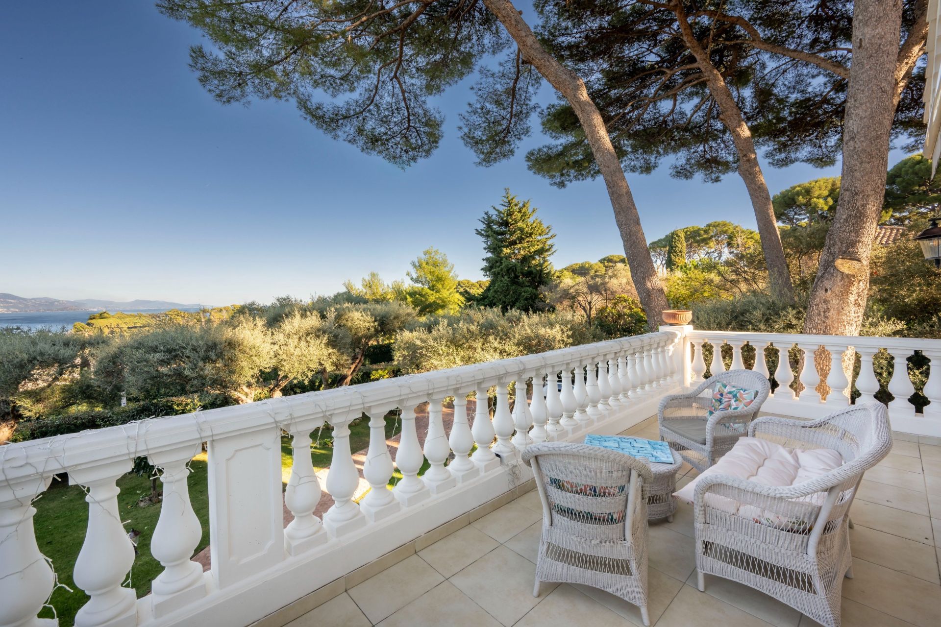 villa 5 Pièces en vente sur CAP D ANTIBES (06160)