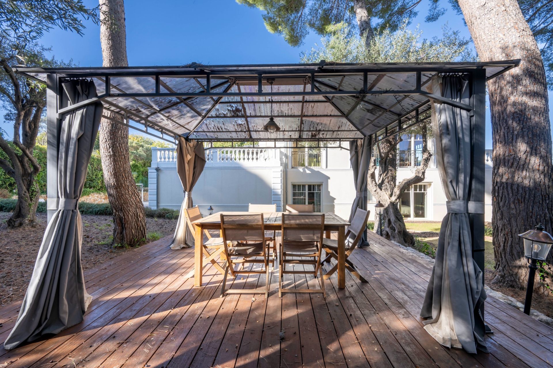 villa 5 Pièces en vente sur CAP D ANTIBES (06160)