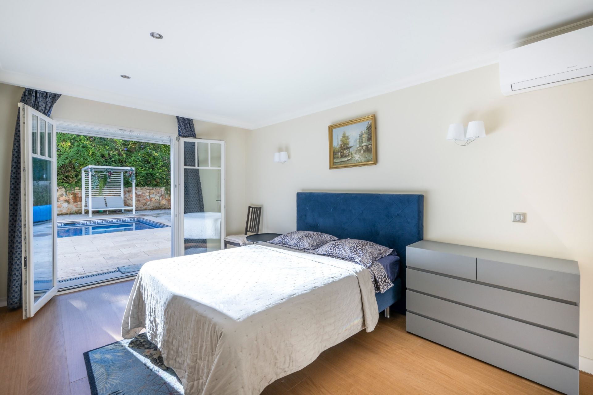 villa 5 Pièces en vente sur CAP D ANTIBES (06160)