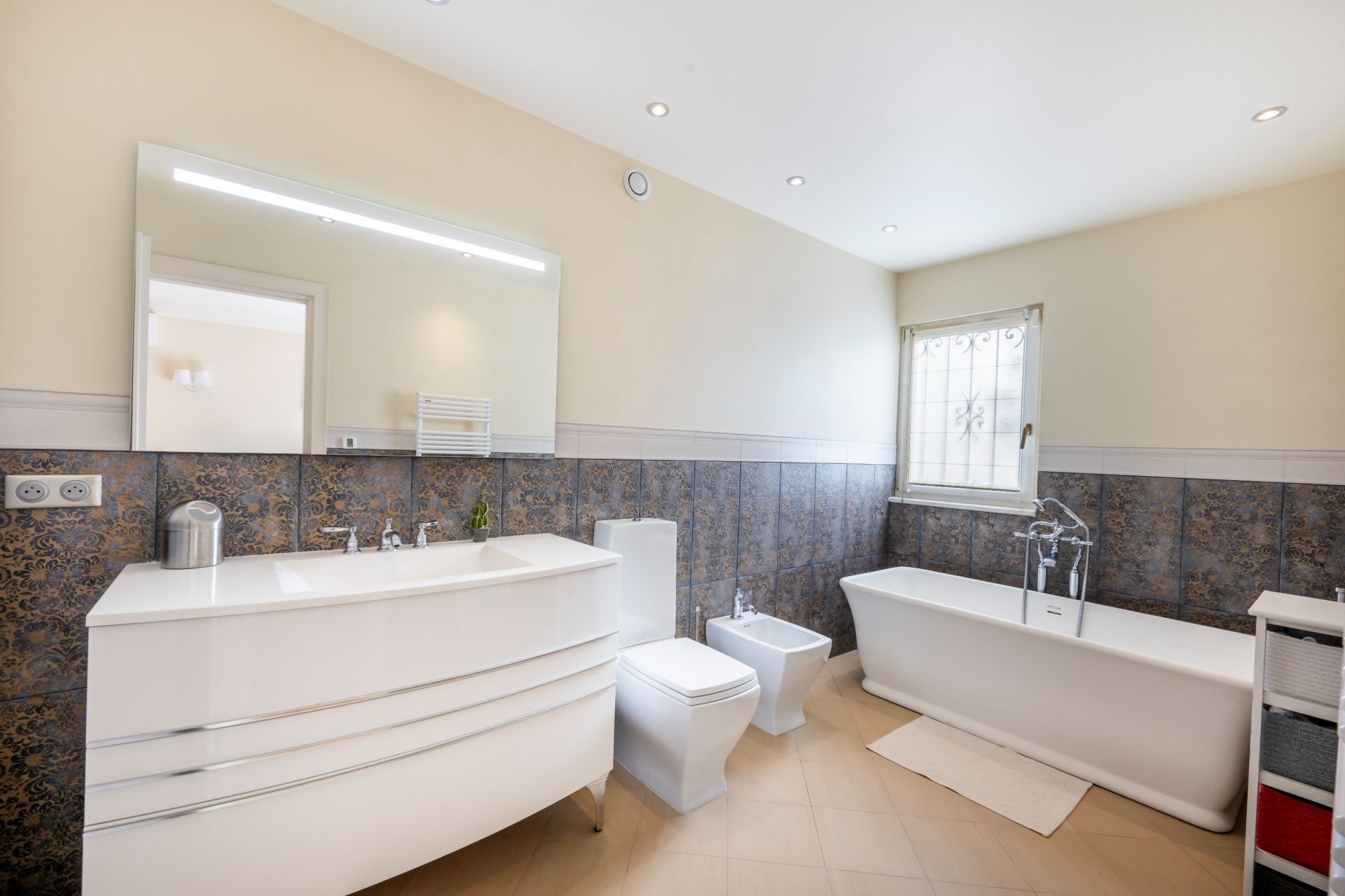 villa 5 Pièces en vente sur CAP D ANTIBES (06160)