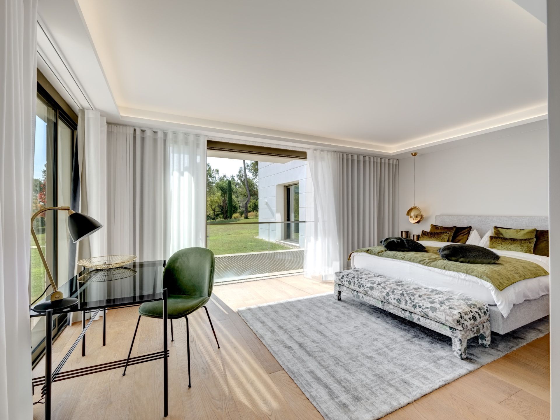 maison contemporaine 17 Pièces en vente sur MOUGINS (06250)