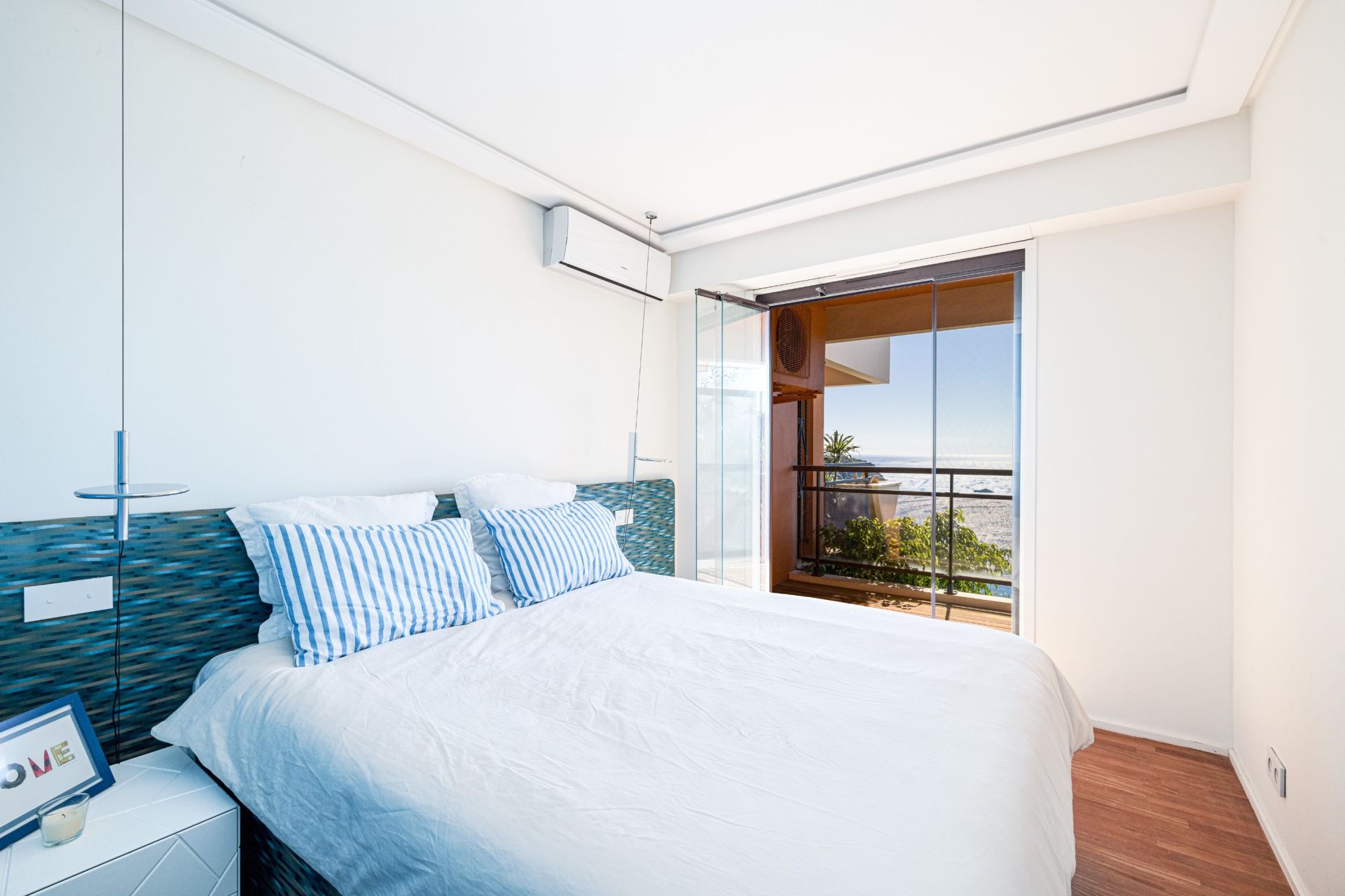 apartment 3 Rooms for sale on VILLEFRANCHE SUR MER (06230)