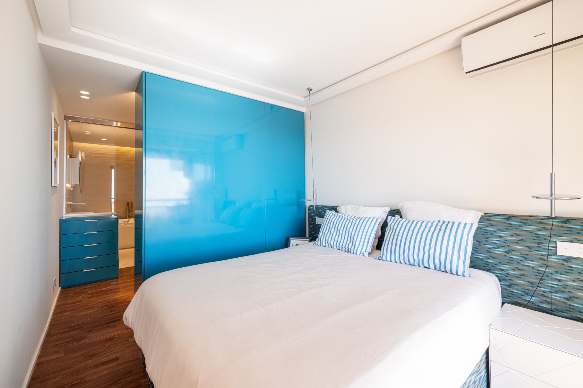 apartment 3 Rooms for sale on VILLEFRANCHE SUR MER (06230)
