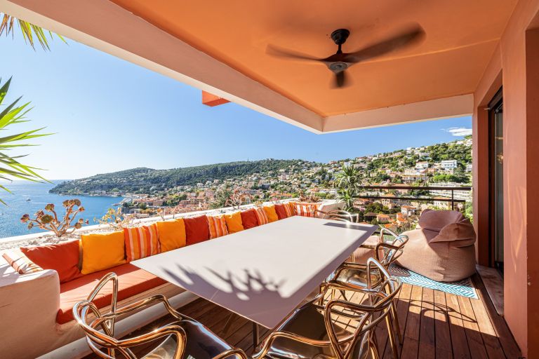 apartment 3 Rooms for sale on VILLEFRANCHE SUR MER (06230)