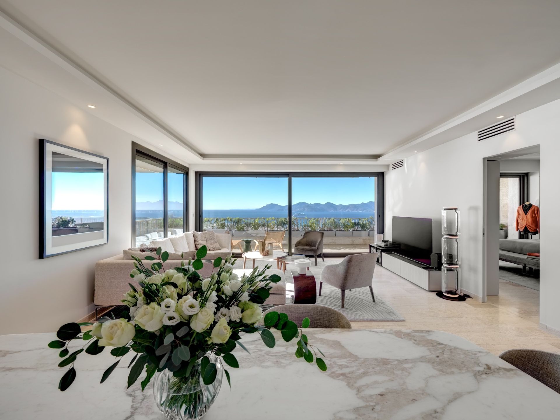 apartment 4 Rooms for sale on CANNES (06400)