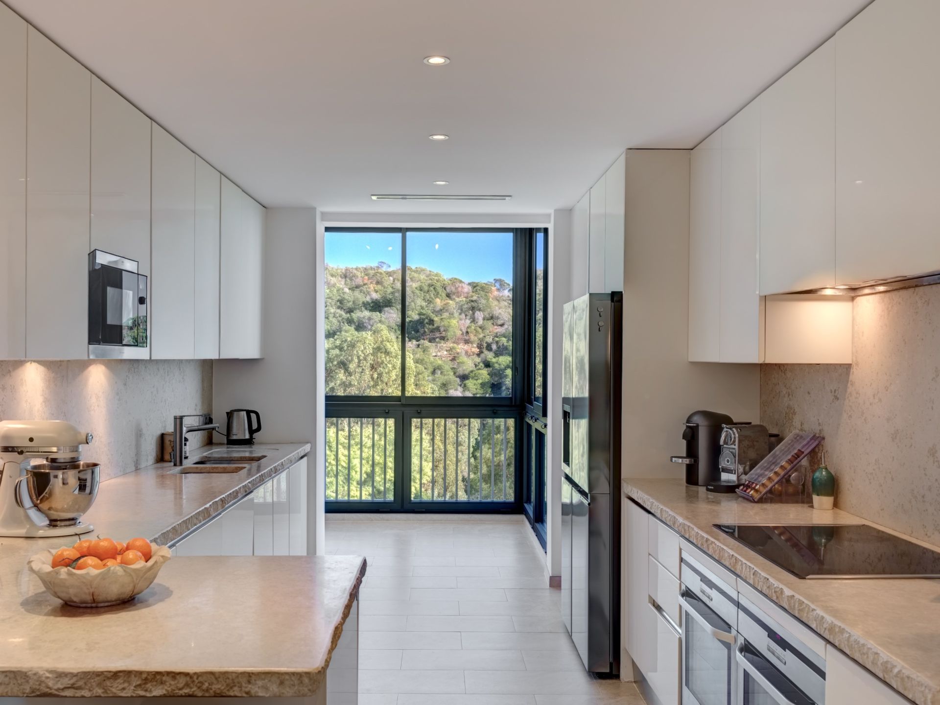 apartment 4 Rooms for sale on CANNES (06400)