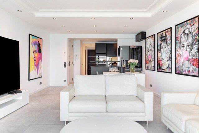 apartment 4 Rooms for sale on CANNES (06400)