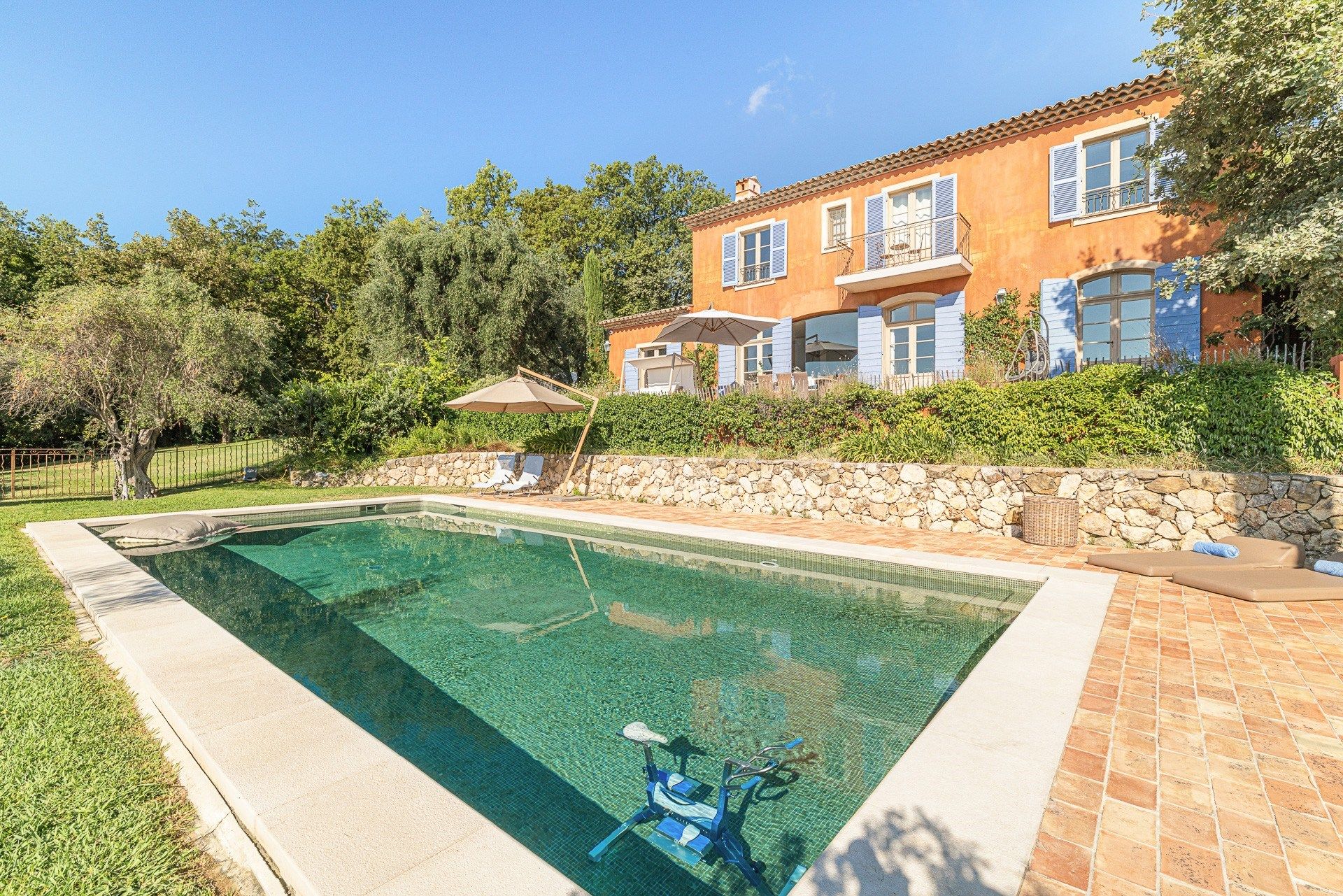 bastide 7 Rooms for sale on VENCE (06140)