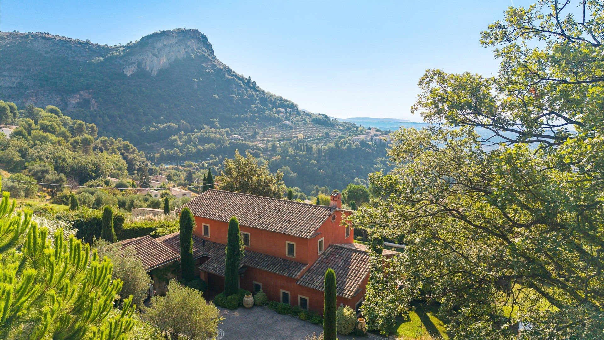 bastide 7 Rooms for sale on VENCE (06140)