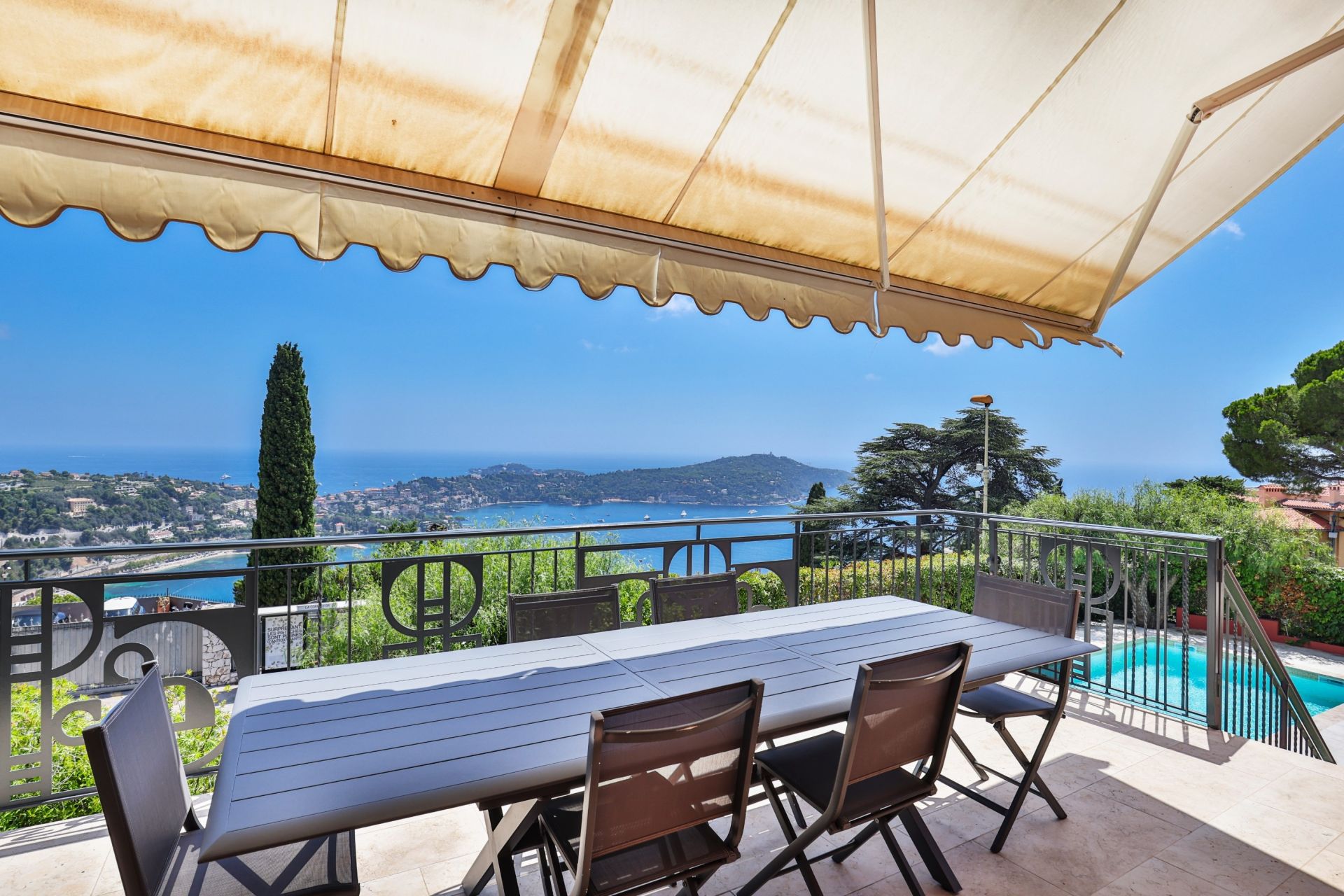 villa 10 Pièces en vente sur VILLEFRANCHE SUR MER (06230)