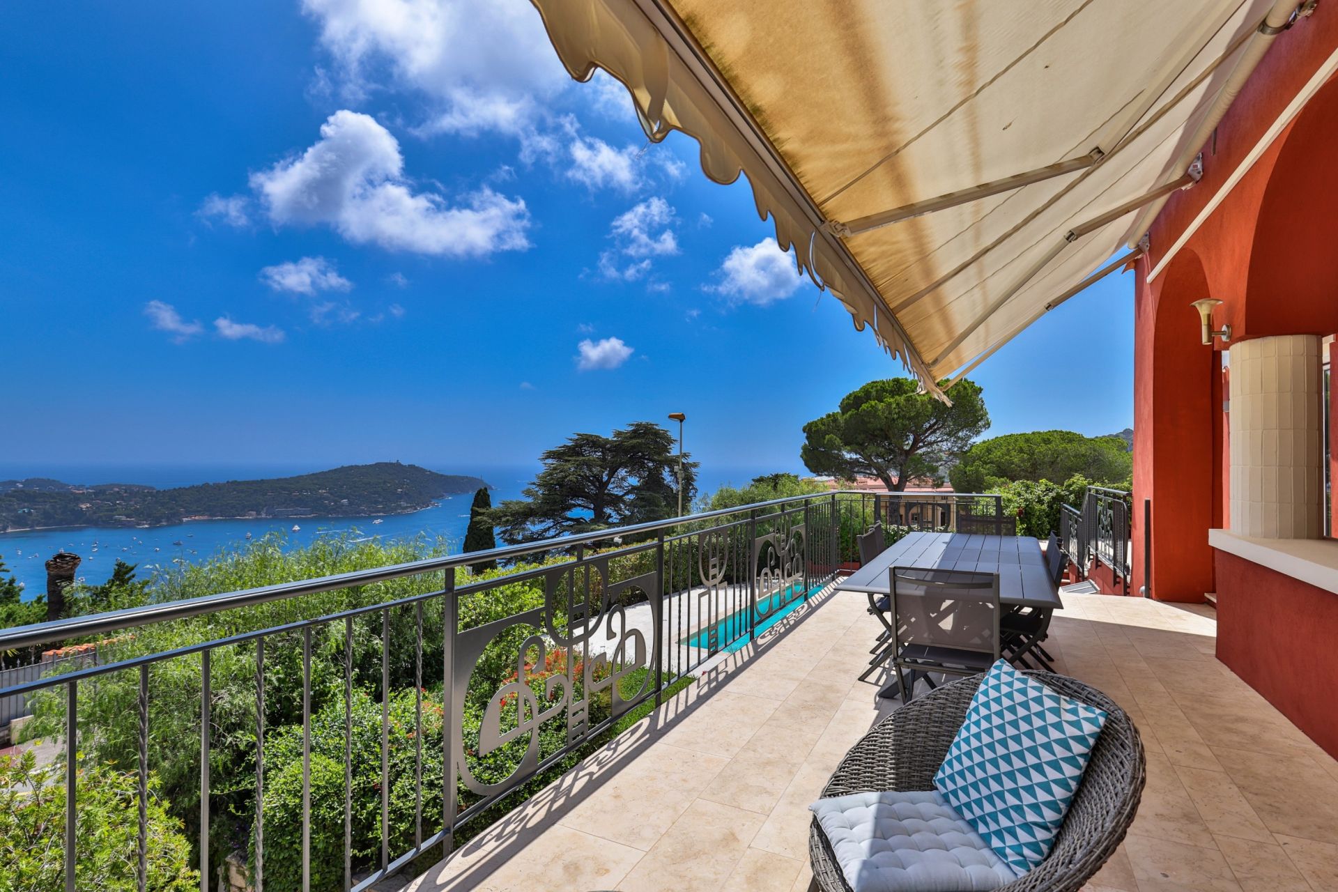 villa 10 Pièces en vente sur VILLEFRANCHE SUR MER (06230)