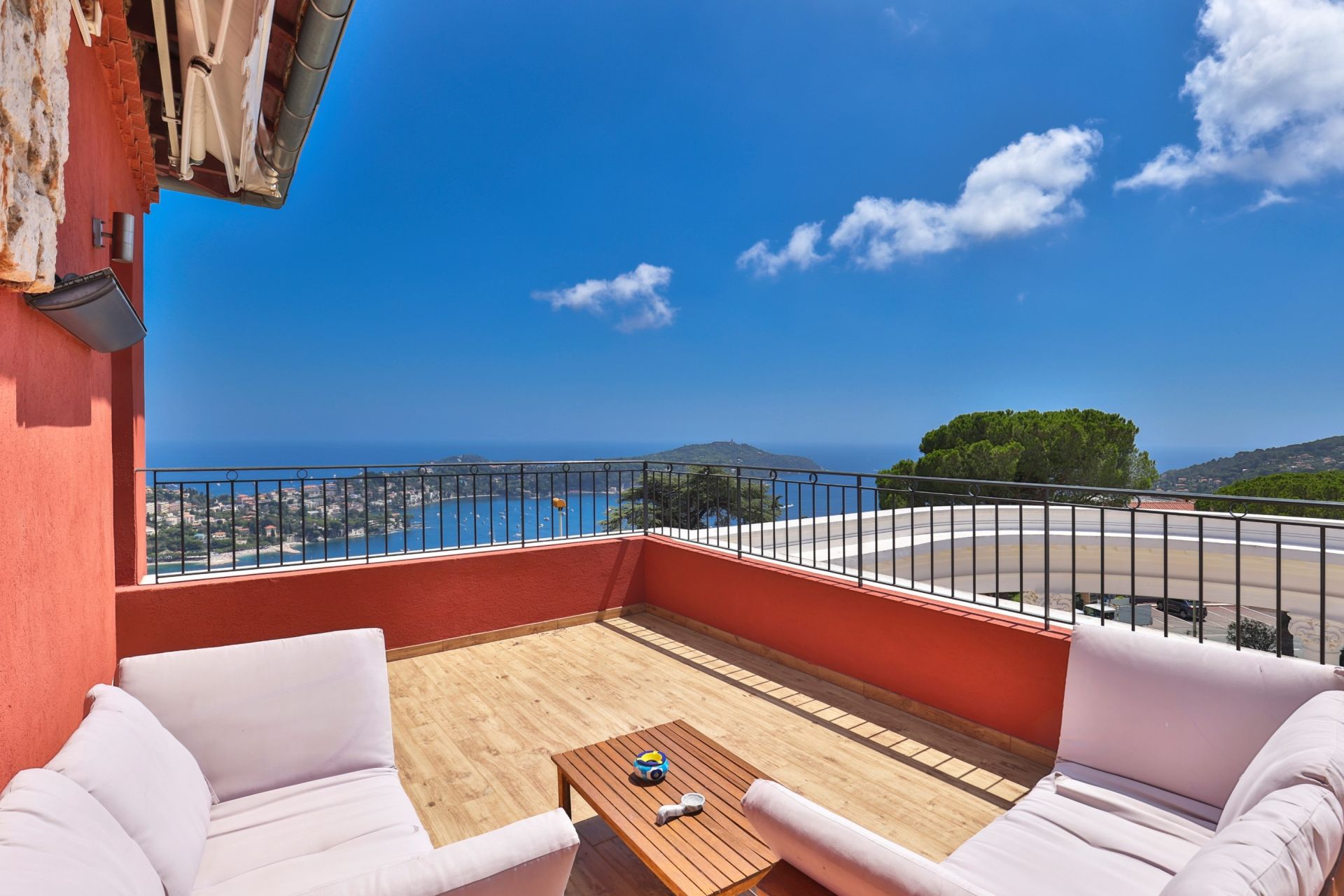 villa 10 Pièces en vente sur VILLEFRANCHE SUR MER (06230)