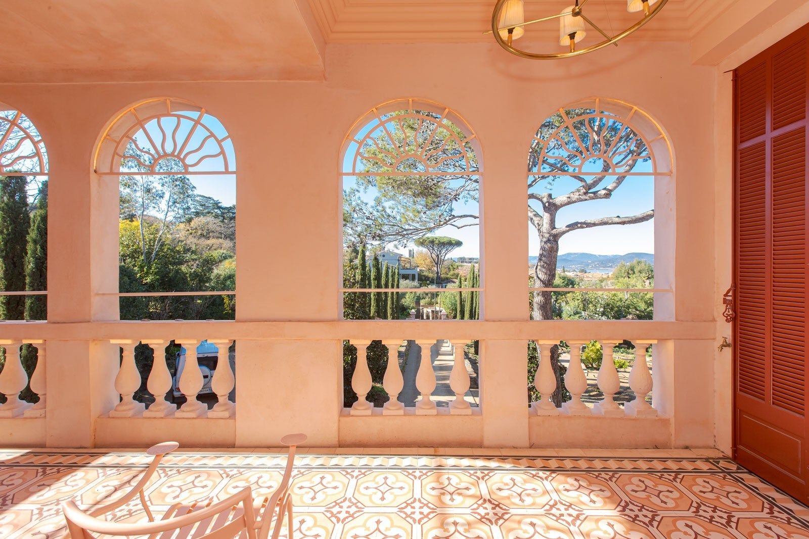 provencal house 6 Rooms for sale on ST TROPEZ (83990)