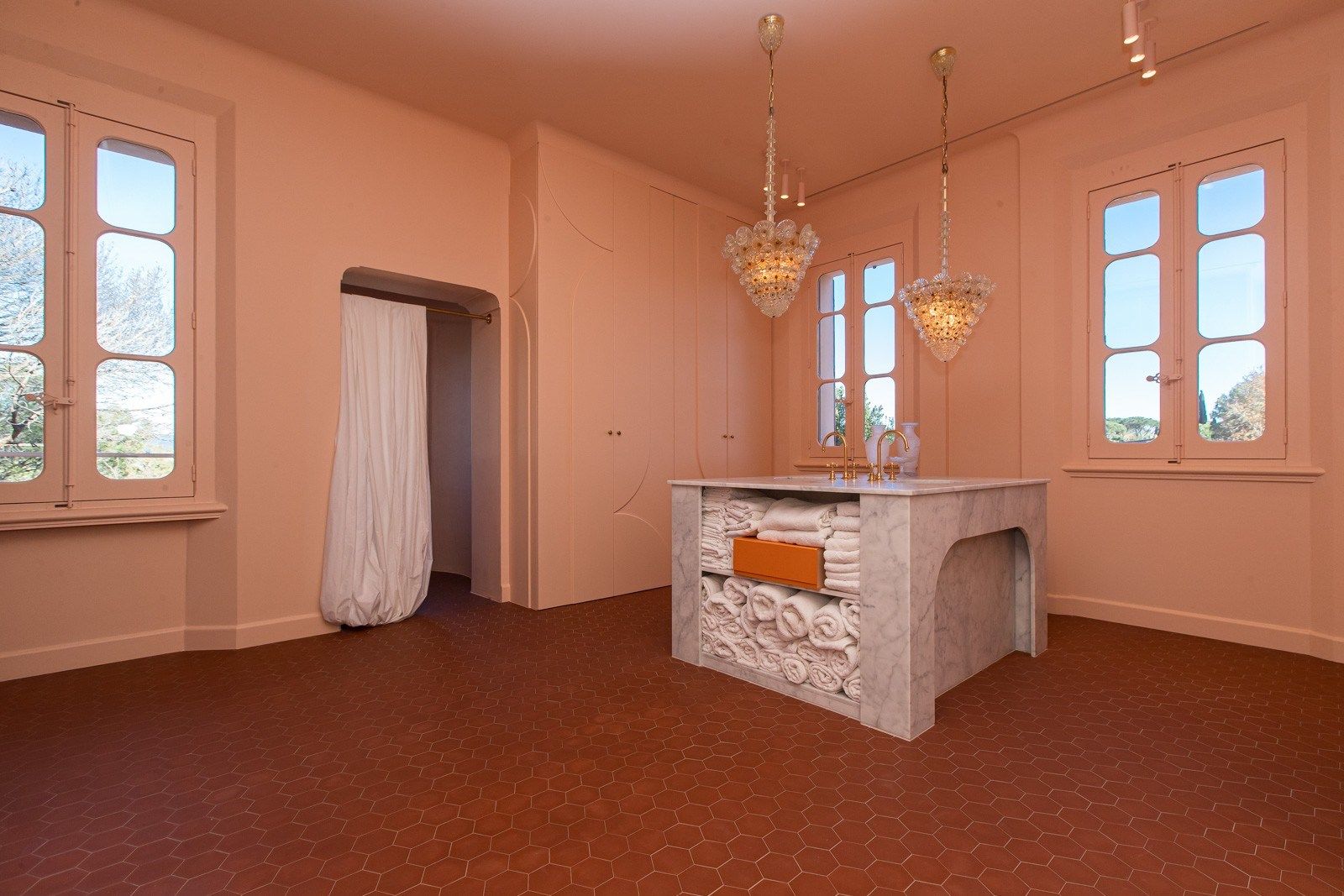 provencal house 6 Rooms for sale on ST TROPEZ (83990)