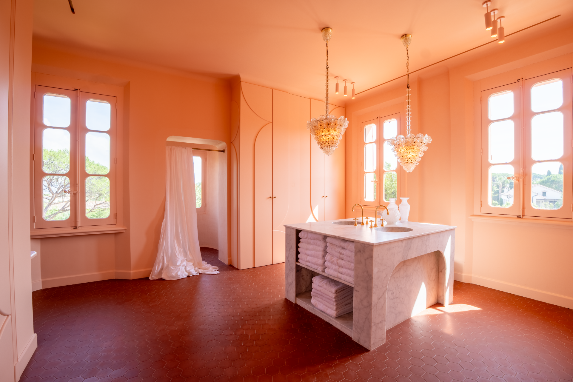 provencal house 6 Rooms for sale on ST TROPEZ (83990)