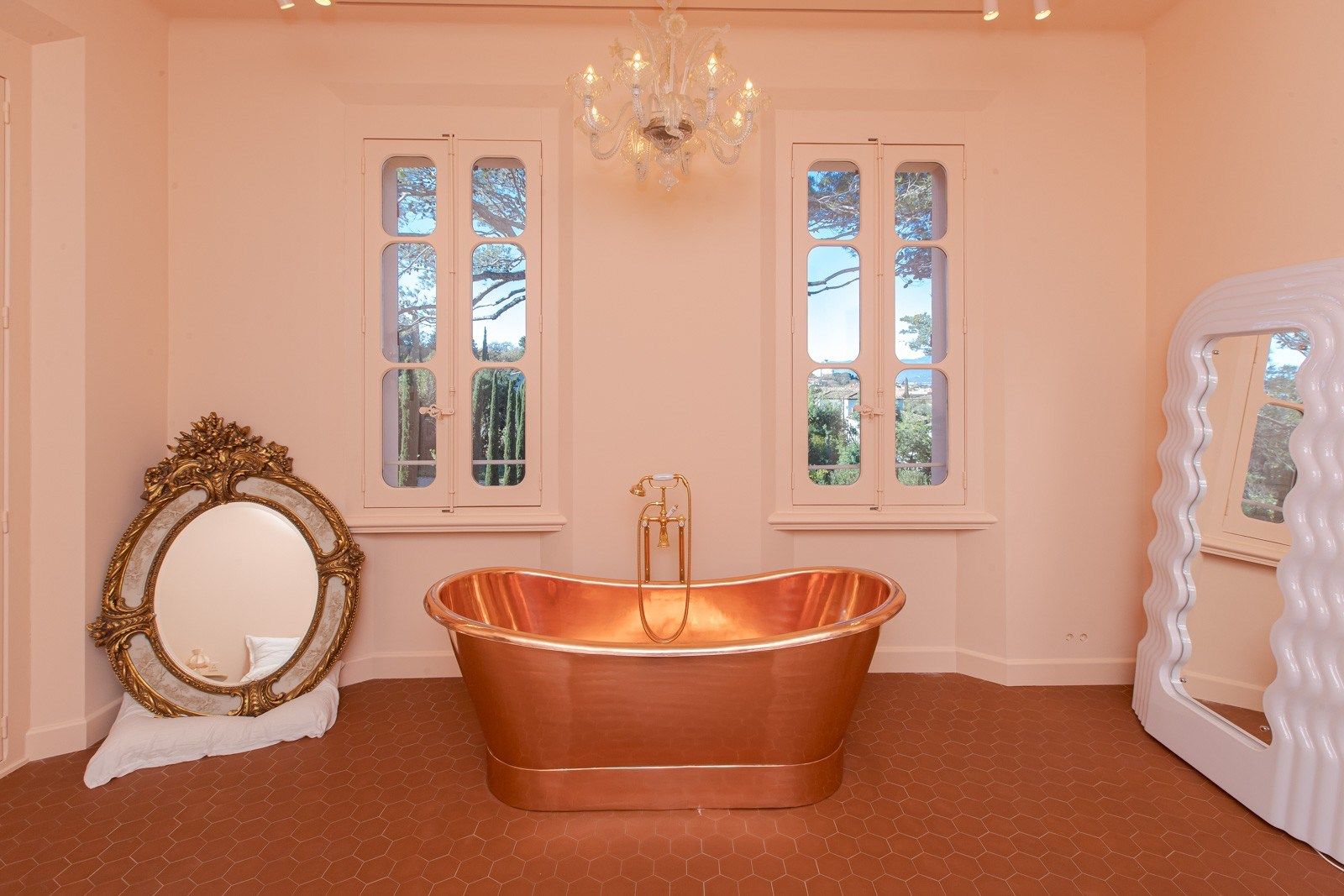 provencal house 6 Rooms for sale on ST TROPEZ (83990)