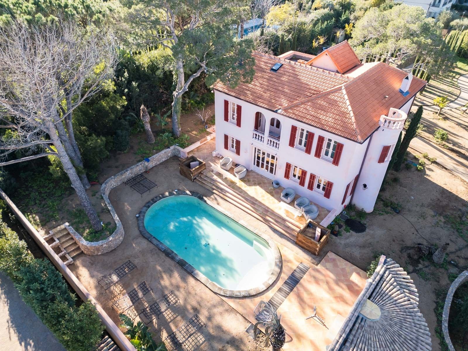 provencal house 6 Rooms for sale on ST TROPEZ (83990)