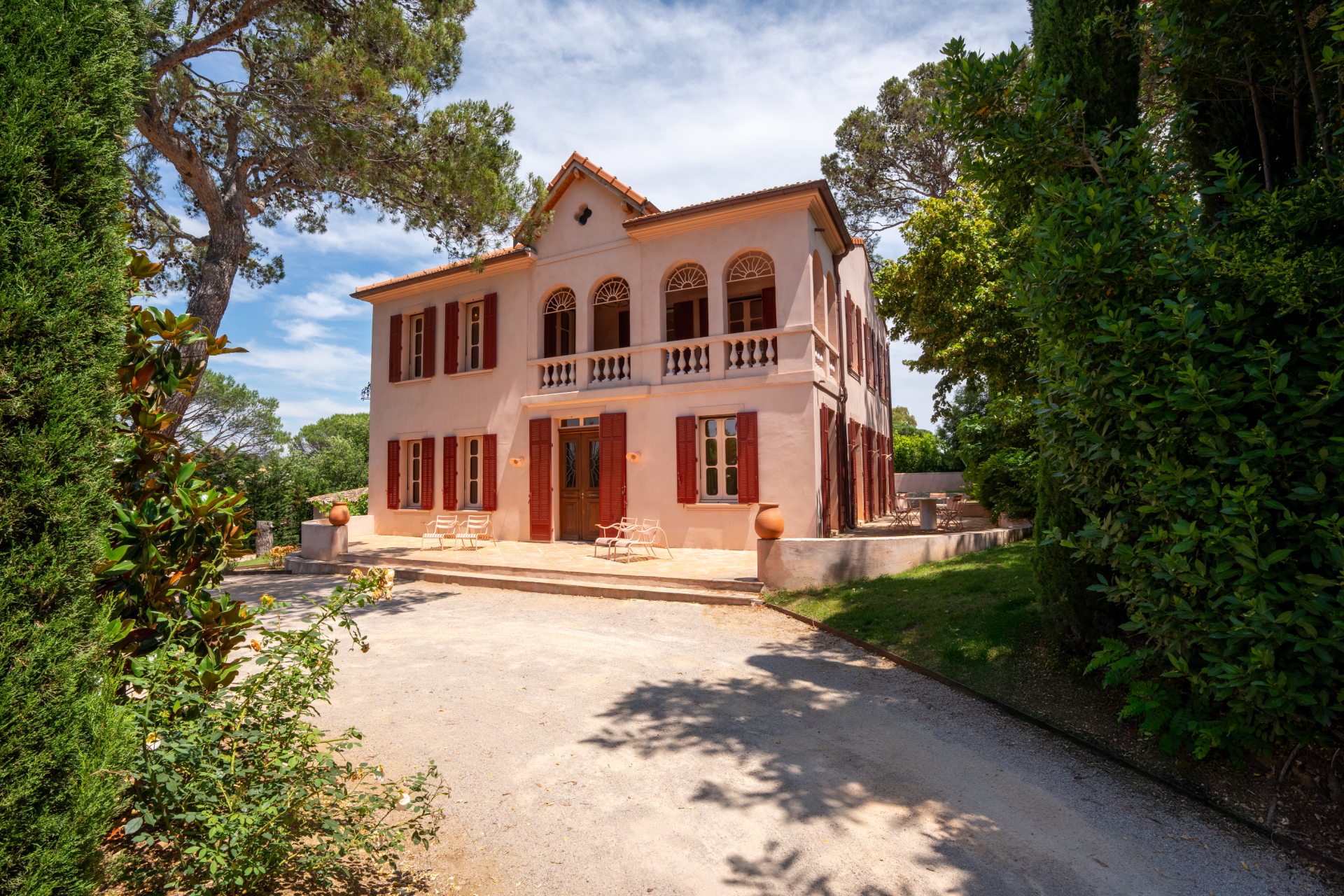 provencal house 6 Rooms for sale on ST TROPEZ (83990)
