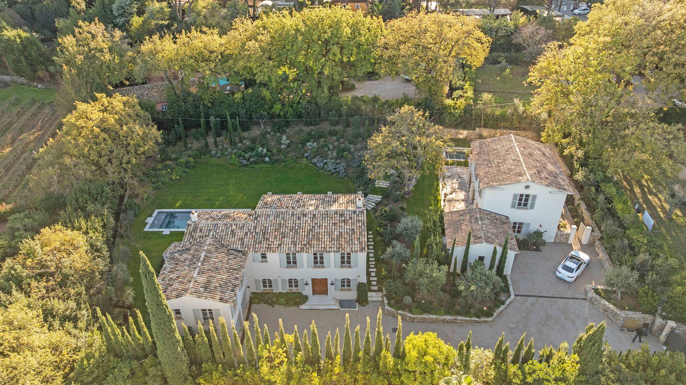 villa 15 Rooms for sale on ST TROPEZ (83990)