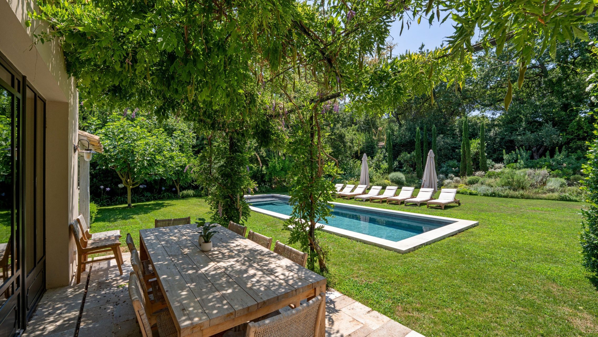villa 15 Rooms for sale on ST TROPEZ (83990)