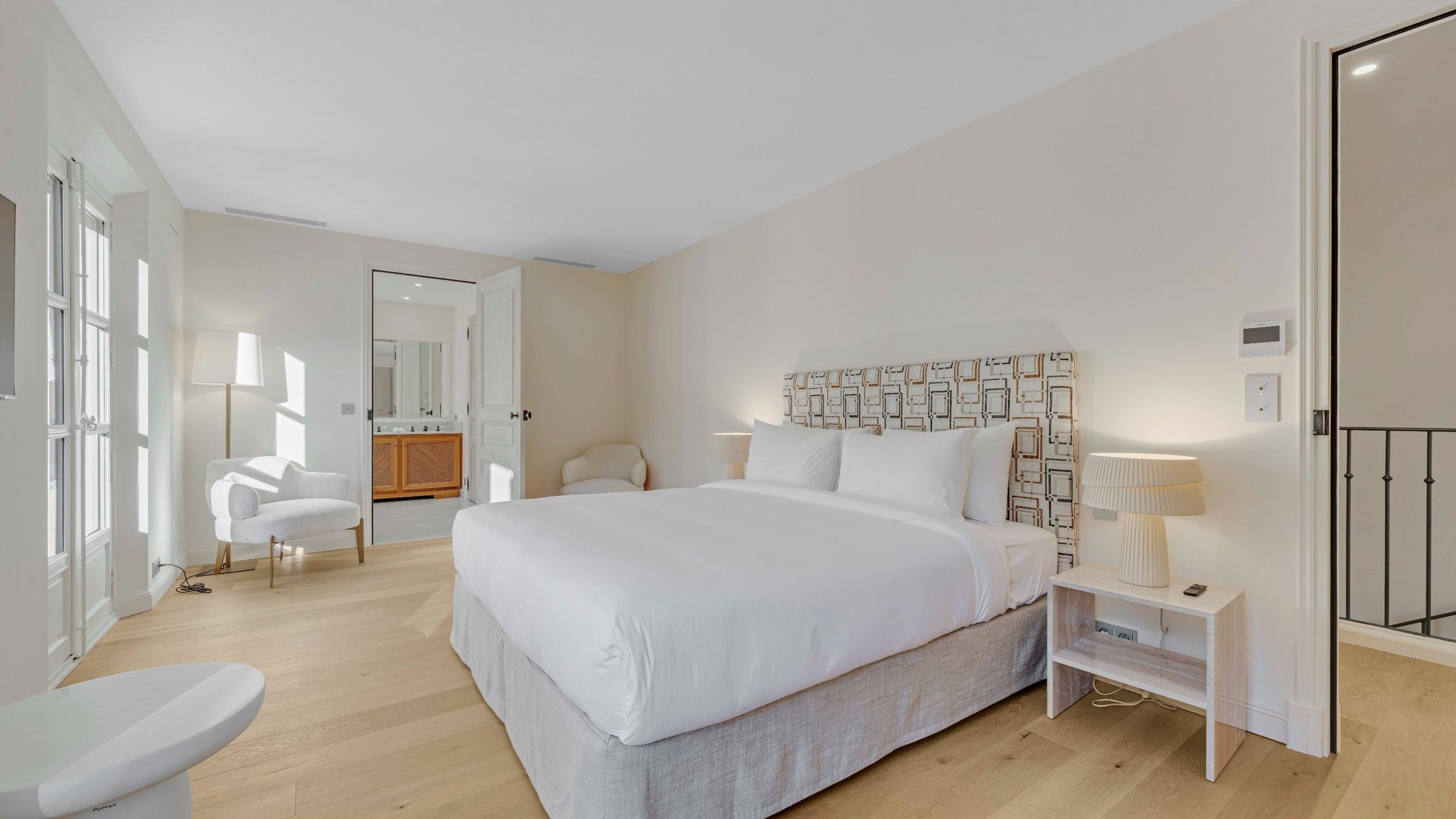 villa 15 Rooms for sale on ST TROPEZ (83990)